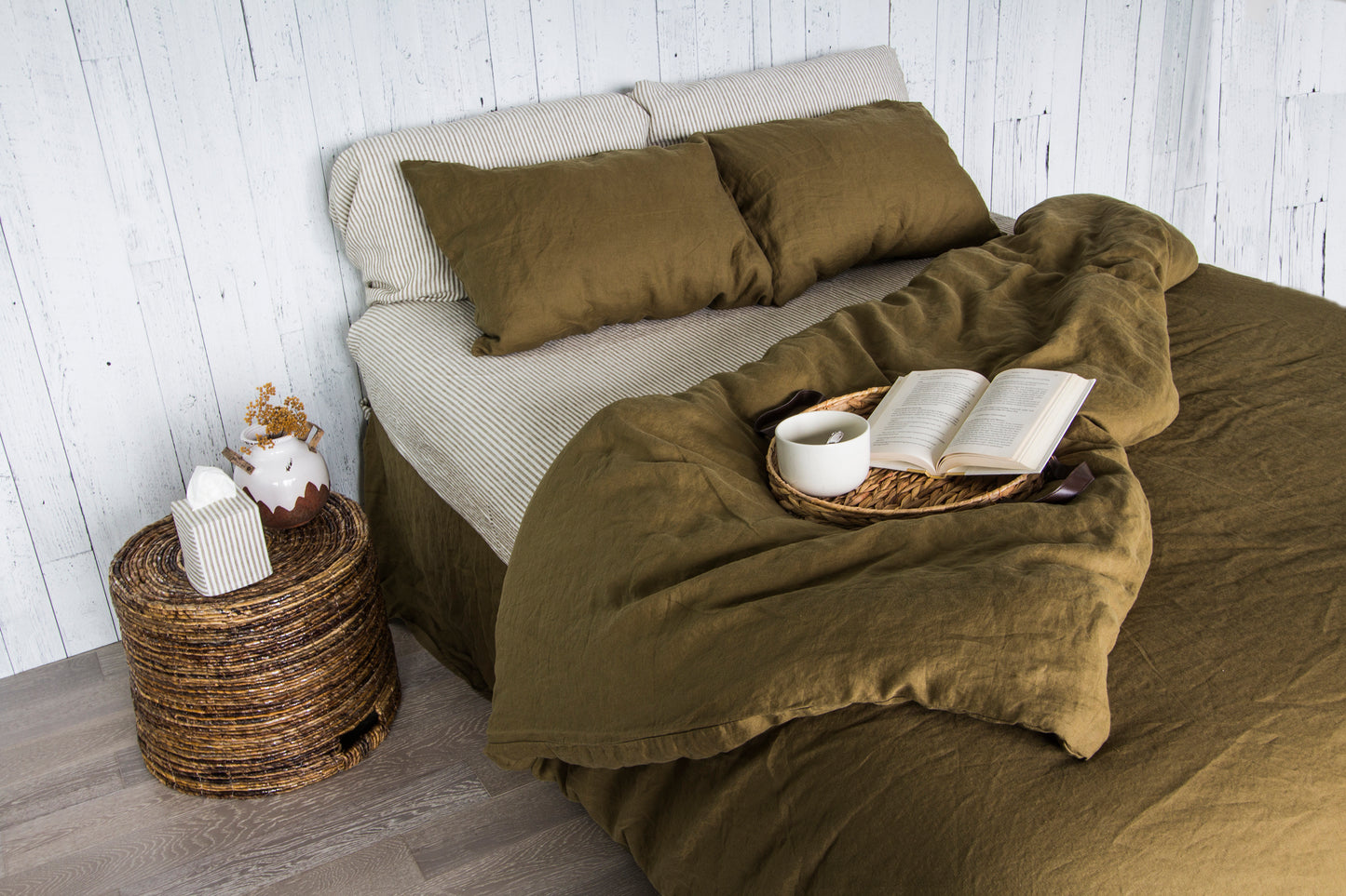 Linen Back Closure Pillowcase (Stand. - King)