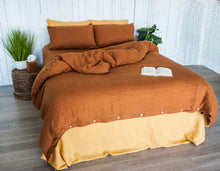 Load image into Gallery viewer, Tobacco Set Duvet + 2 Pillowcases
